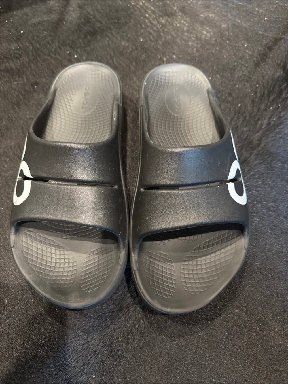 OOFOS Ooahh SPORTS Flex SLIDES / SANDALS in Black - UNISEX: Men’s 9, Wom 11 EUC